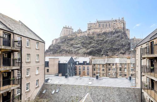 JOIVY Stylish Castle View Flat with Balcony - Foto 20