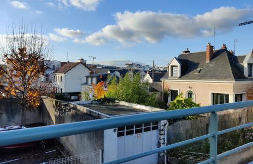 Terrasse 25m - Flat Cosy & Calme - 5 min Gare & Vinci - Foto 10