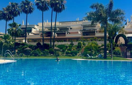 StayatSas Marbella Luxury 2 Bedroom Apartment, 80 m2 Private Terrace, Pools, Walk to Beach & Puerto Banús - Foto 39