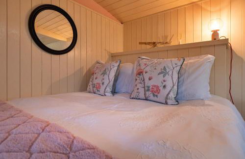 Finest Retreats - The Flower Hut - Photo 5