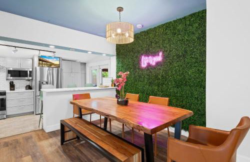 Palms Retreat! Giant Heated Pool-HotTub-FirePit-5Min2Beach-Pets-EV Chgr - Foto 27