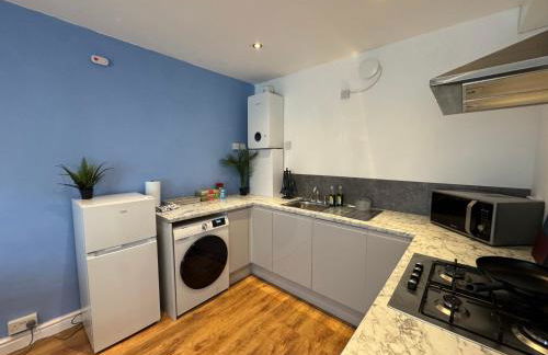 Stretford Apartment - Sleeps 6 - WiFi - Parking - Near Stadium - Foto 25