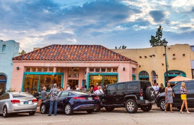 Modern Rustic 3 -bedroom 2 Bathrooms Carport - Photo 24