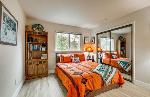 Hot Tub and Huge Patio Home 5 Mi to Old Town Auburn - Foto 12