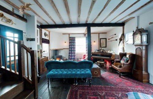 Charming Tudor riverside house - Foto 1