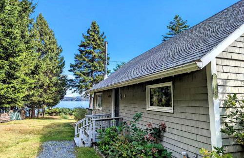 Oceanfront Cottage with Fire Pit & Direct Water Access Near Acadia National Park in Hancock, Maine - Foto 49
