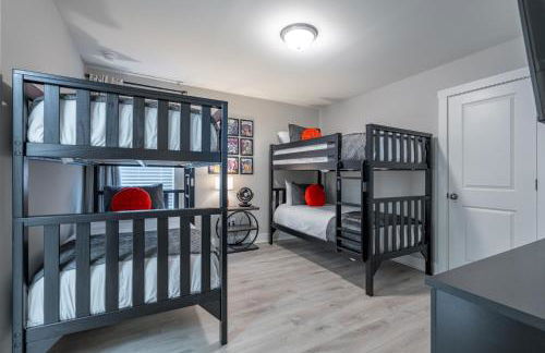 Modern Emerson retreat close to LakePoint Sports - Photo 21