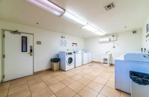 Metro Extended Stays Phoenix - Photo 26