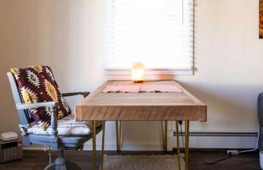 Private Modern 1st Flr 3 Bed Apt Close to Downtown - Foto 6