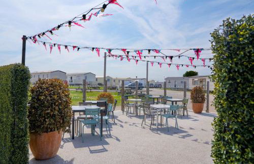 Space for 8, by the Beach with Pool and Entertainment - Foto 37