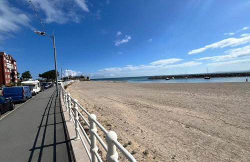 Stunning 2 Bedroom Sea View Apartment With Parking - Foto 9