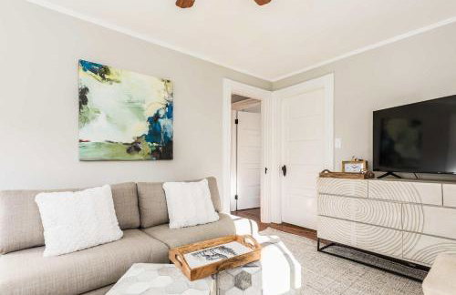 Richards Retreat Walk to Downtown Washer-Dryer - Foto 12