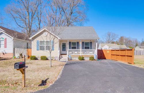 1 Mi to Colonial Beach Boardwalk Home with Fire Pit - Foto 2