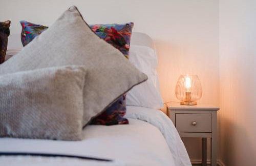 Corner House - Bright 2 Bed in Cheltenham - Photo 7