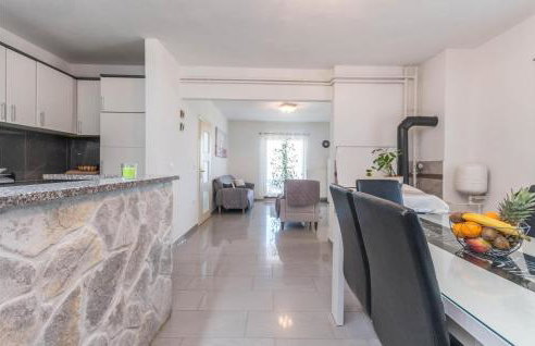 6 Bedroom Lovely Home In Ceranje Gornje - Foto 21