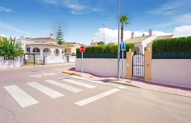 Modern Villa in Benijófar With Private Pool - Foto 2