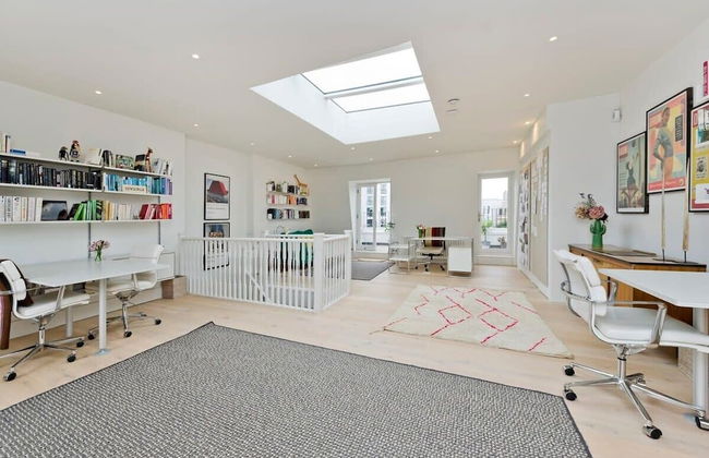 Gorgeous & Grand 5 Bed House, Holland Park - Photo 47