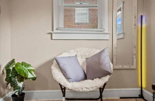 Entire Spacious Home Near DC - Photo 13