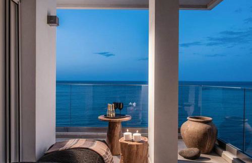 Khroma Luxury Suite 3- Beach front apartment - Photo 35