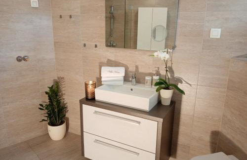 Villa Nona Tamara with Astonishing Sea & Mountains View - Foto 24