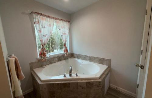 Pocono Escape - Modern & Cozy - Foto 14