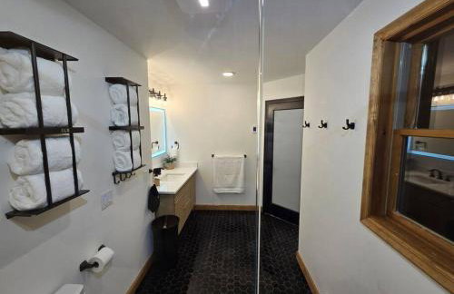 Pool Arcade Mtn Views Lake George Home Retreat WFH - Foto 24