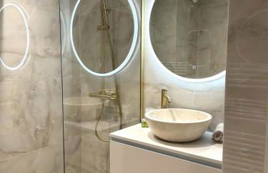 Studio de LUXE Portes de Monaco - Vue MER - Piscine - Wifi - Foto 26