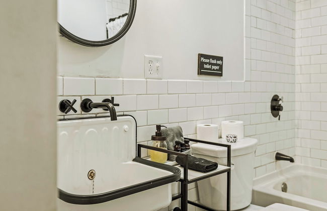 Lake Daze by Avantstay Lakefront w/ Modern Interior, Enclosed Porch & Hot Tub - Foto 36