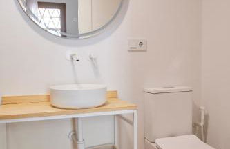 Slow Home Apartments - Photo 73