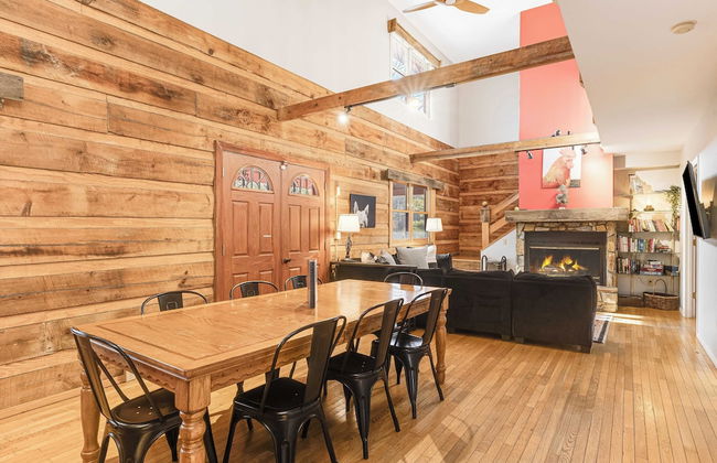 Red Cedar by Avantstay Cabin w/ Hot Tub + Views! - Foto 15