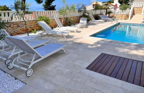 Luxury Beachfront Villa Carlisa - Photo 5