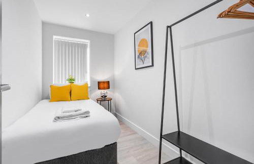 Hybrid Resi - Uxbridge, On-site car or van parking, near London Heathrow Airport - Photo 98