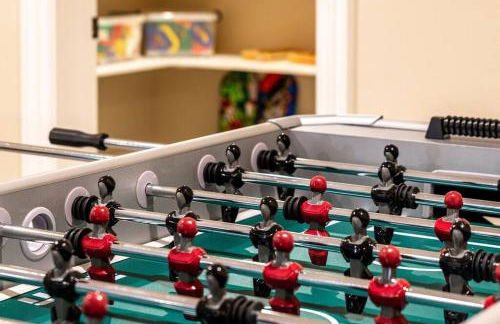 New Luxury 5BR Cabin in Pine Mountain Lake! 1 Minute to Beach! Massage Chair! Close to Yosemite! Perfect for Retreats and Escapes All Seasons! - Foto 48