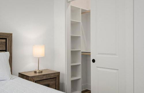 The Oasis - Modern 3BR Near Downtown - Med Center - Stadiums - Foto 29