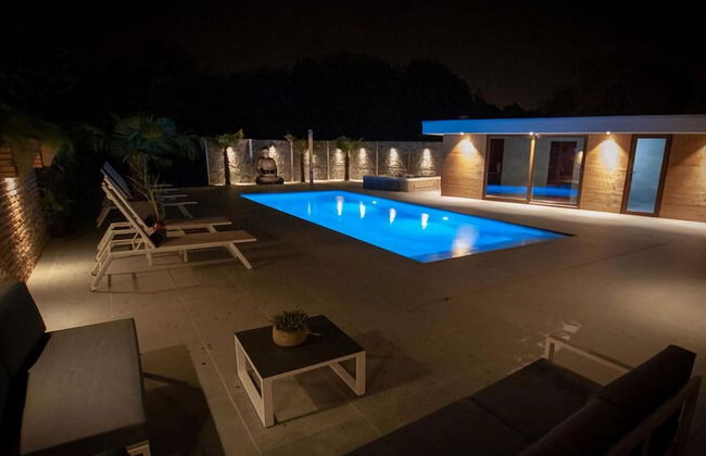 Villa With Swimming Pool in Erembodegem - Photo 37