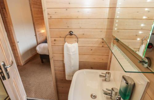 Dovestone Secluded Luxury Lodges sleeps 6 - pets welcome - Foto 14
