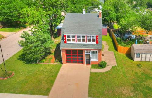 Guthrie's Historic Firehouse - Photo 1