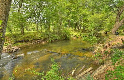 Bear Naked Hideaway - Relax in the hot tub with sounds from the nearby creek - Foto 49