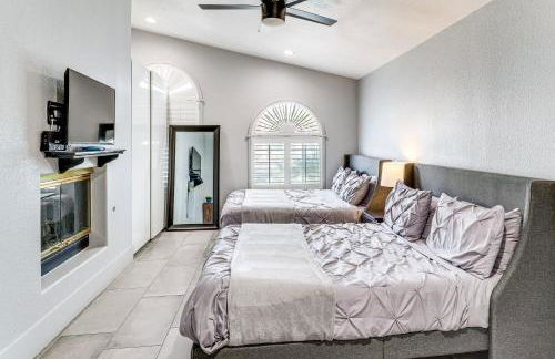 4,300-Sq-Ft Villa in West Vegas with Pool and Games! - Foto 19