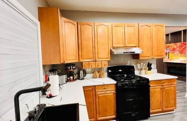 Sleeps 24+ Luxury house Near Chicago 12 king beds - Foto 23