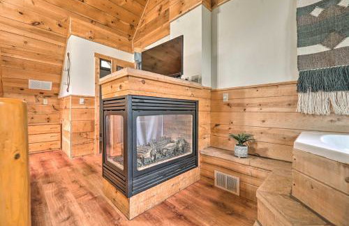 Cozy Retreat with Porch and Double JJ Resort Access! - Foto 11