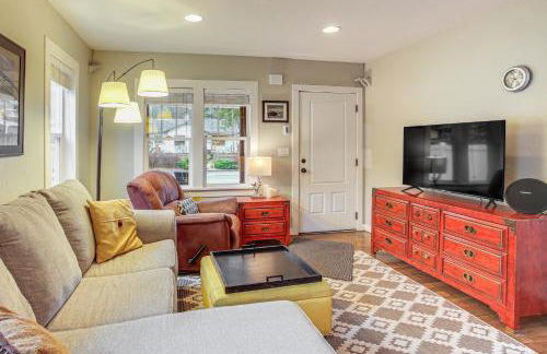 Walk to Town and Beaches! Cozy Home in Coeur dAlene - Foto 4