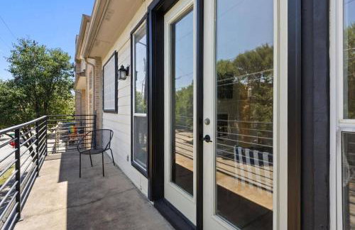 Luxury Oak Lawn Home | Game Room, Parking, Balcony - Foto 31