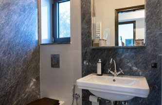 LEONIDIONHOUSES - The Lykoskufi Villas - Photo 25