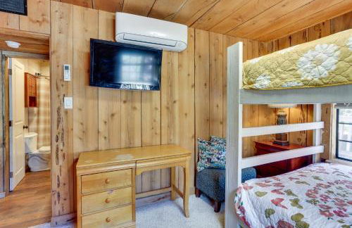 9 Mi to Bass Lake Cabin with Fire Pit in Wishon! - Foto 17