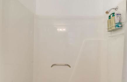 Owl Hoot Lake Retreat- Dock, beach & wooded haven! - Foto 43