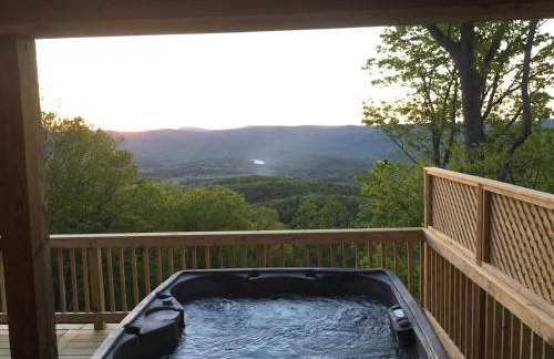 Overlook Cabin Hot Tub, Amazing Views, Fireplace - Foto 1