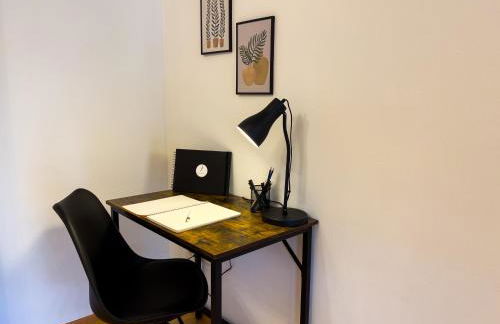 KUELhome - STYLISCHE ZENTRALE WOHNUNG MIT KÜCHE UND PARKPLATZ IN SEITENSTRAẞE - Foto 12