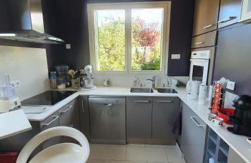 Maison lumineuse dans un cadre verdoyant - Foto 6