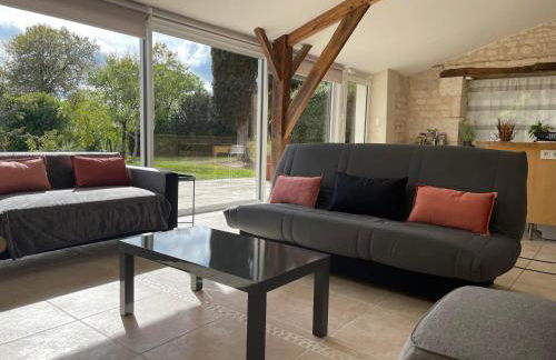 Grange rénovée du XVIIIème siècle - Foto 9